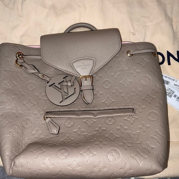 Louis Vuitton Montsouris Backpack - Picture 5 of 12
